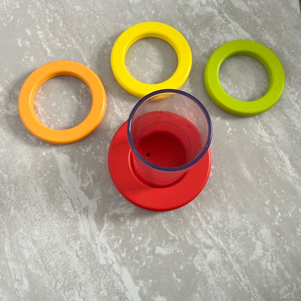 Lovevery Clear Tube With Stacking Rings - Picture 4 of 6